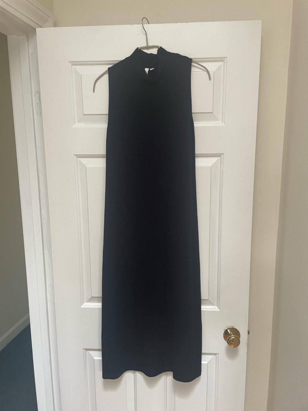 Elan Black Sleeveless Mock-Neck Midi Dress